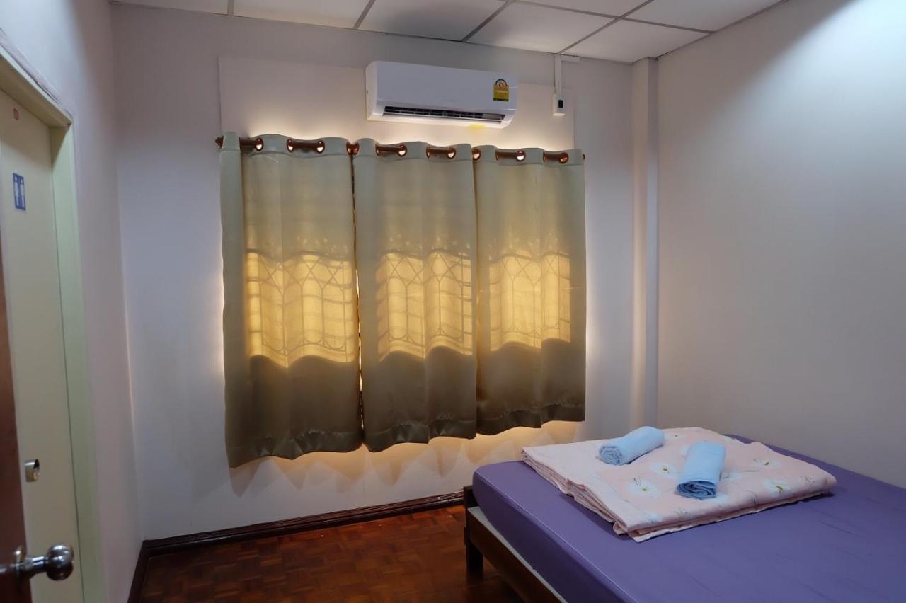 Jd Hostel Ayutthaya Bagian luar foto