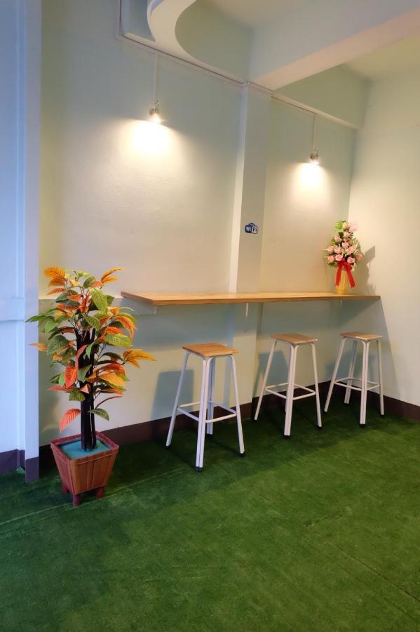 Jd Hostel Ayutthaya Bagian luar foto